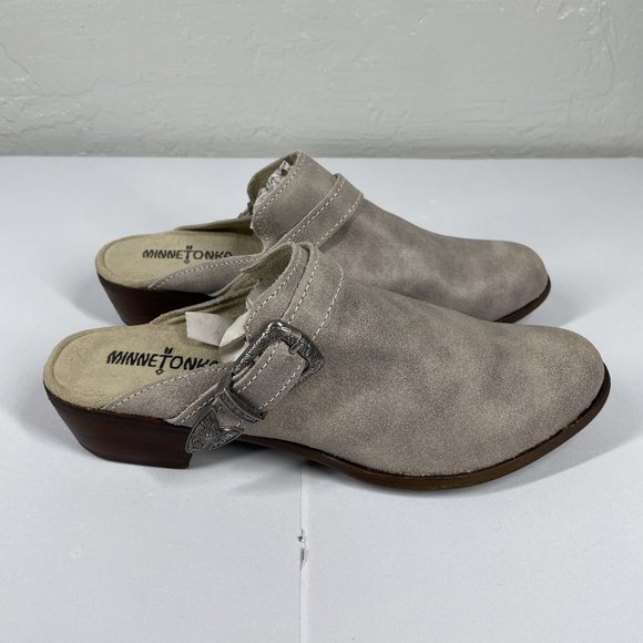 Minnetonka Gray Mules with Brown Heel - Picture 4 of 10